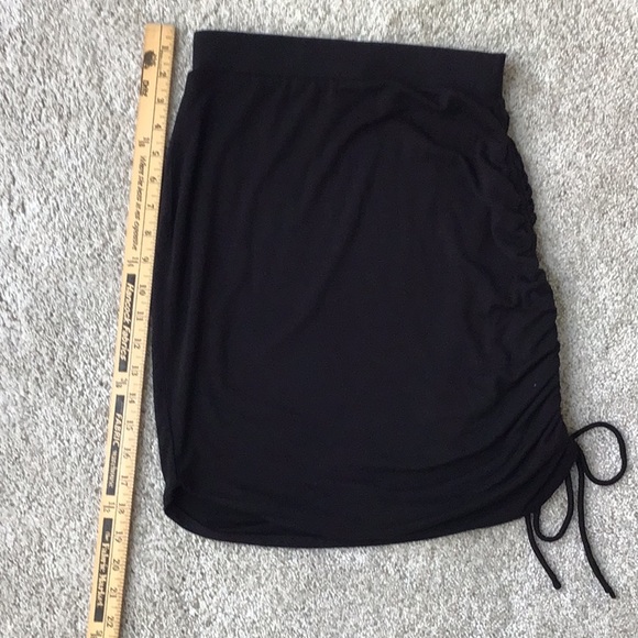 FREE PEOPLE Side Ruched Skirt. Size XS - Picture 2 of 7